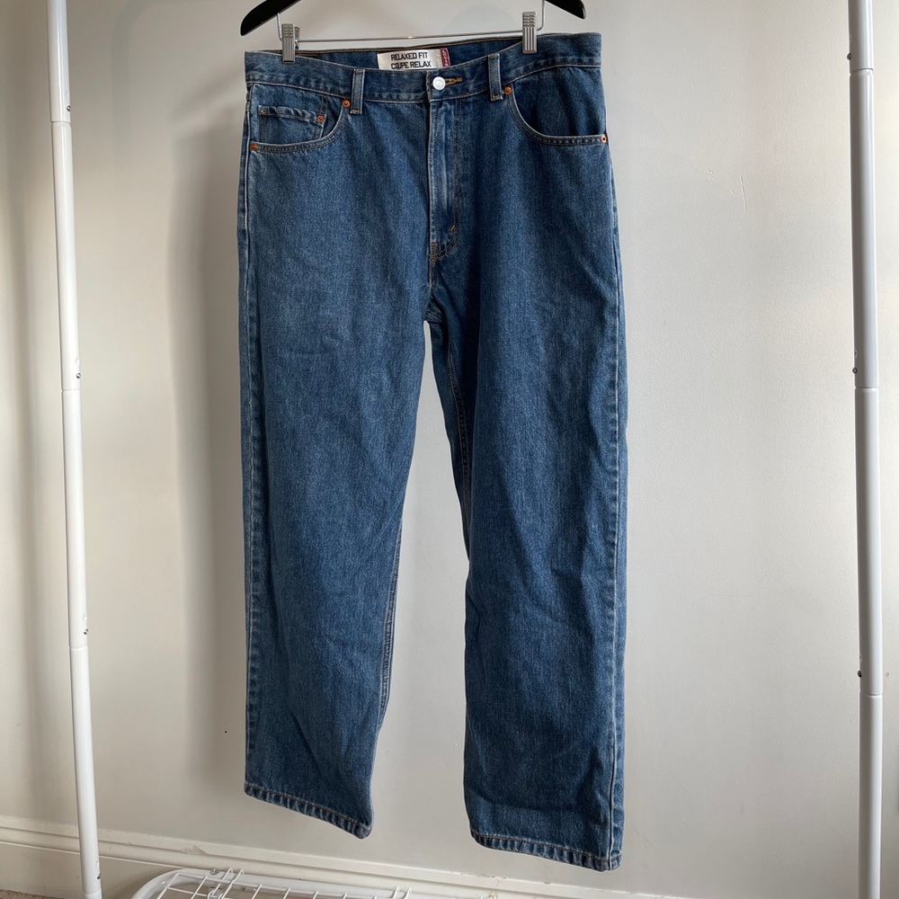 Levi’s - RELAXED FIT